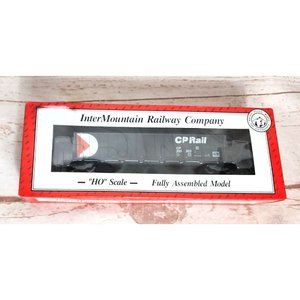Vintage Inter Mountain Railway Company HO Scale Canadian Pacific Model Train